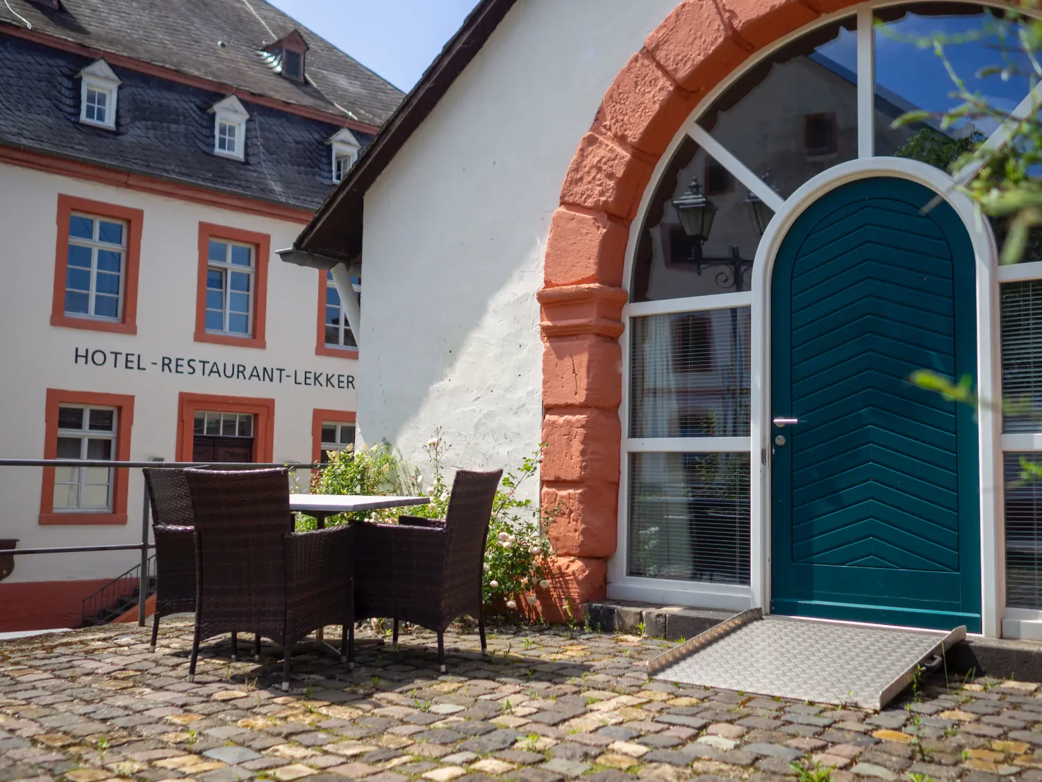 Hotel Restaurant Lekker - Gastronomie und Hotel - Sitzen im Freien