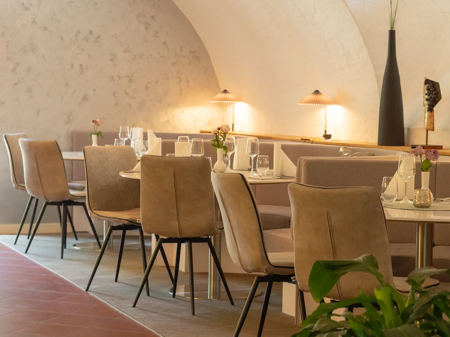 Hotel Restaurant Lekker - Gastronomie und Hotel - Restaurant-Esstisch