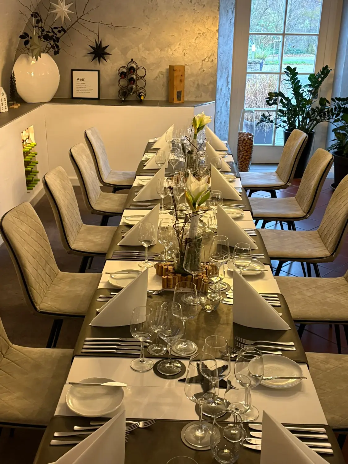 Hotel Restaurant Lekker - Gastronomie und Hotel - Restaurant-Esstisch