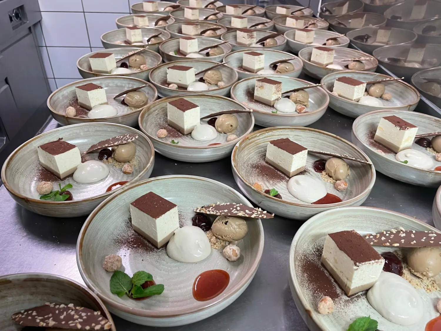 Hotel Restaurant Lekker - Gastronomie und Hotel - Essensteller